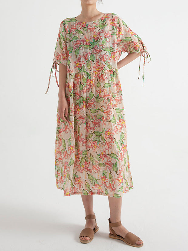 Sommerkleid mit kurzen Ärmeln und lockerem Blumenmuster aus Ramie in Übergröße